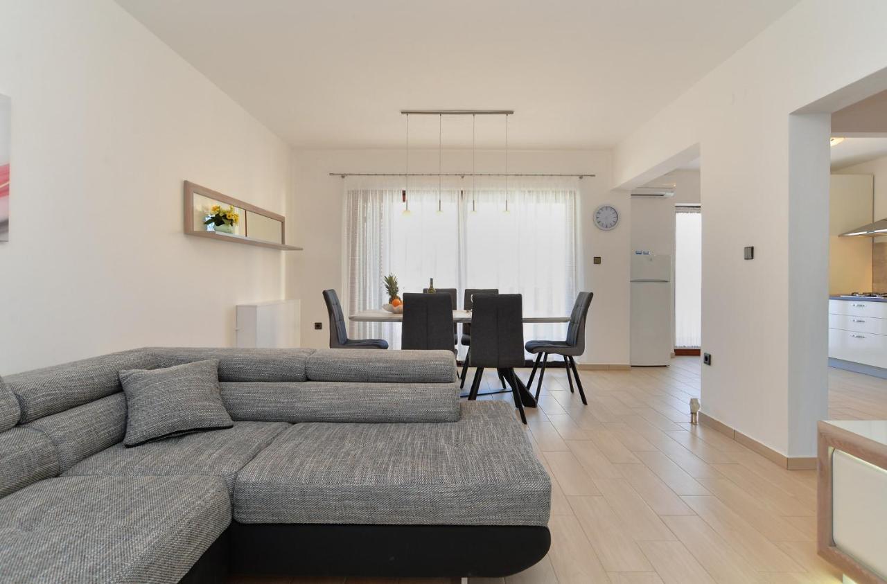 Villa House Pula 2080 Esterno foto