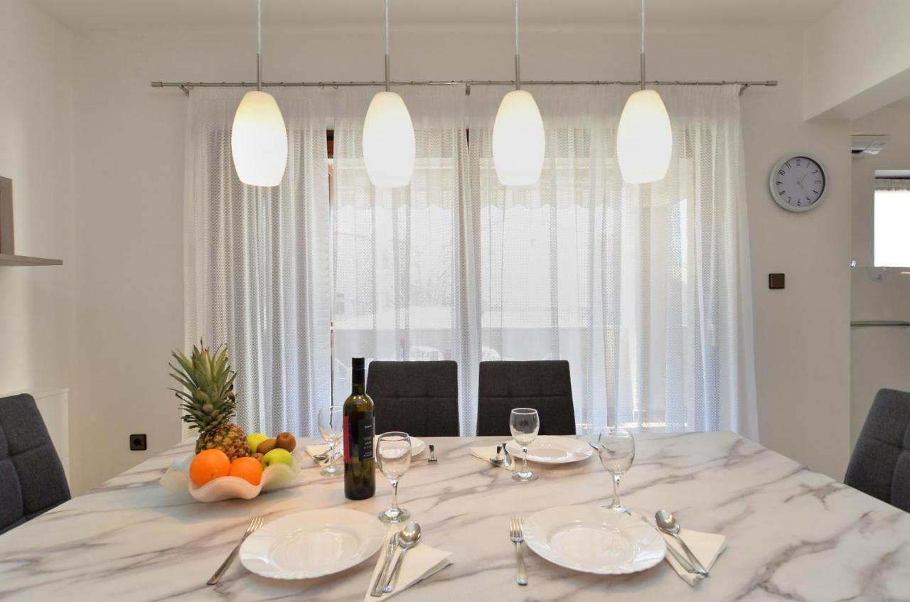 Villa House Pula 2080 Esterno foto
