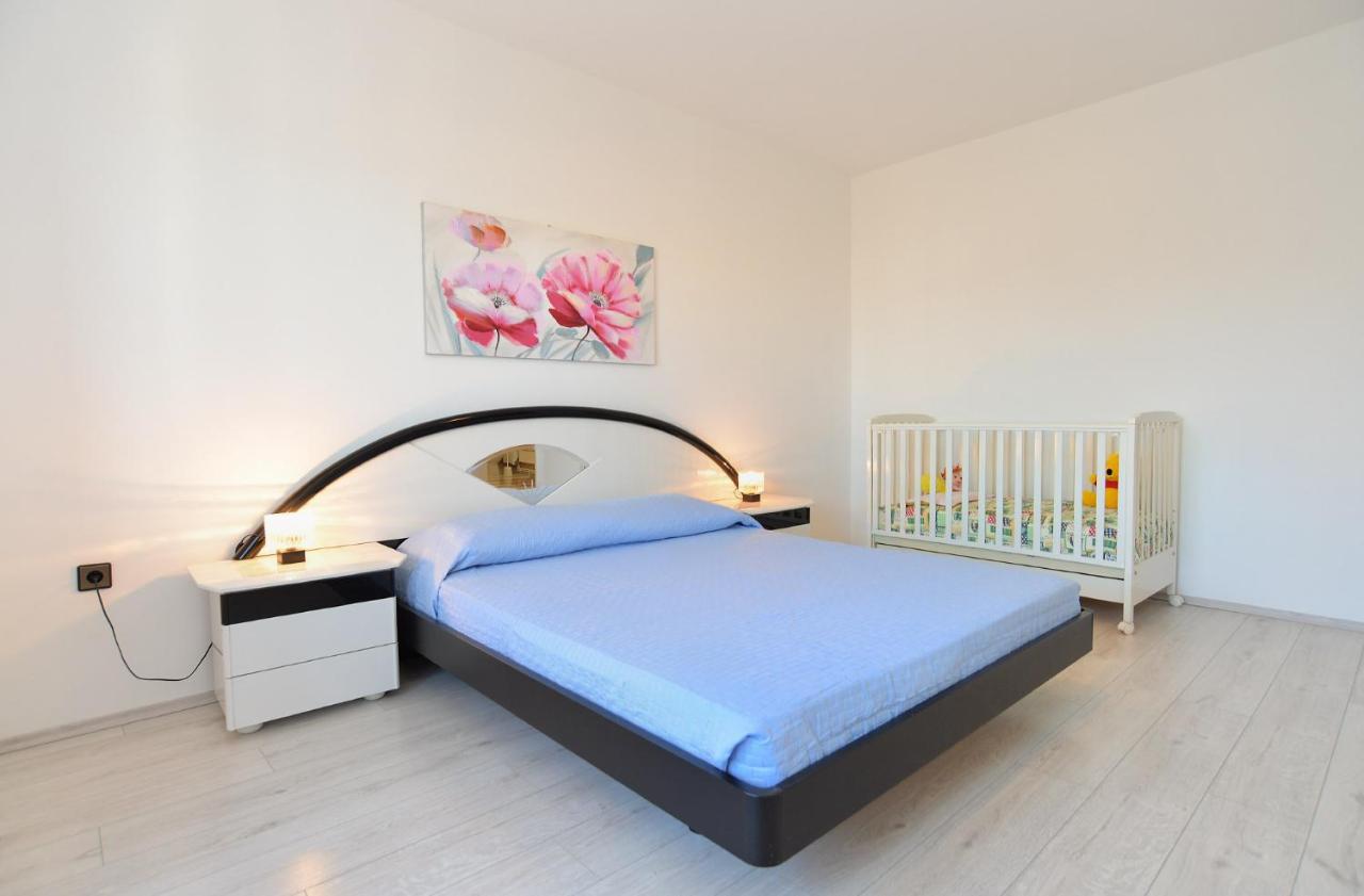 Villa House Pula 2080 Esterno foto