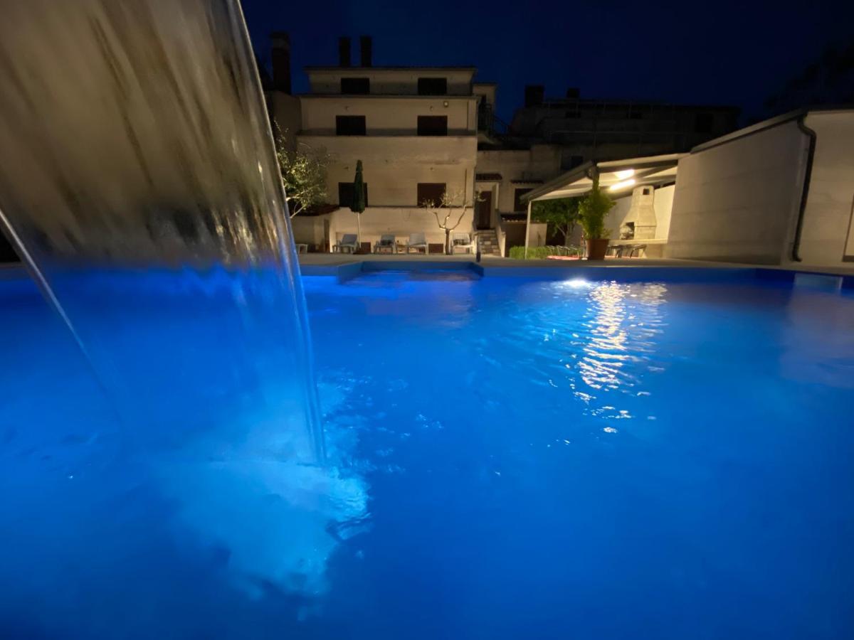 Villa House Pula 2080 Esterno foto