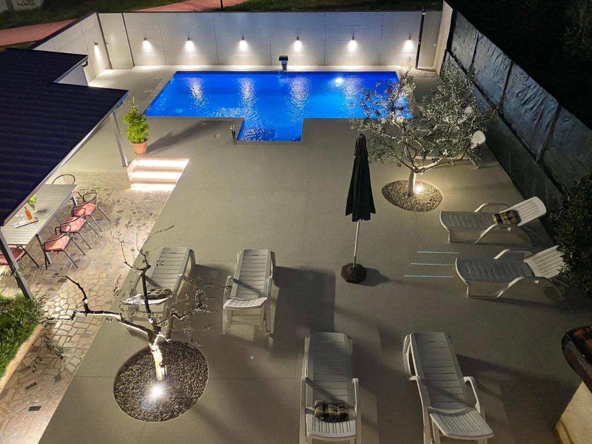 Villa House Pula 2080 Esterno foto